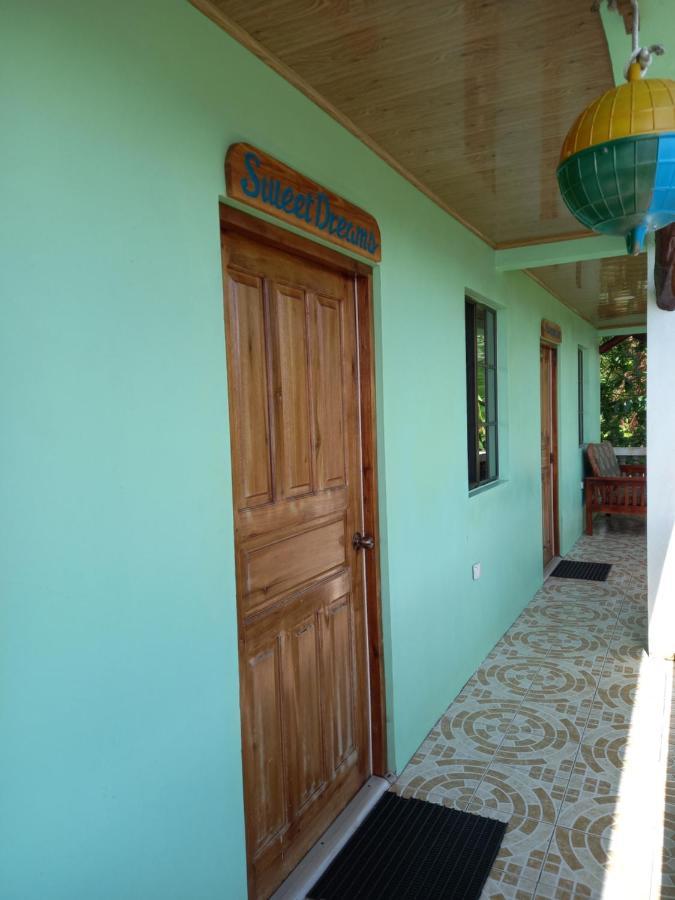 Hospedaje Rosa Del Mar & Sweets Cafe South End ภายนอก รูปภาพ
