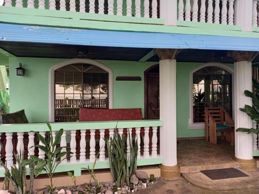 Hospedaje Rosa Del Mar & Sweets Cafe South End ภายนอก รูปภาพ